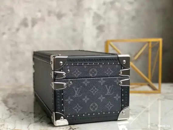 ACCESSOIRES VUITTON COFFRET LOUIS 0626